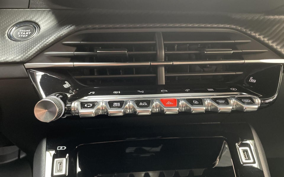 Peugeot e-2008 50 GT Sky 5d