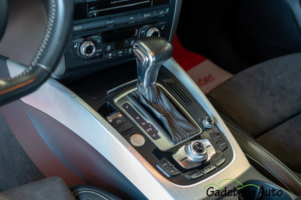 Audi Q5 3,0 TDi 245 S-line quattro S-tr. Van 5d