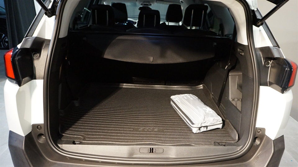 Peugeot 5008 1,2 PureTech 130 Allure EAT8 7prs 5d