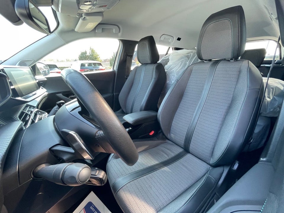 Peugeot 2008 1,2 PureTech 130 Allure Pack EAT8 5d