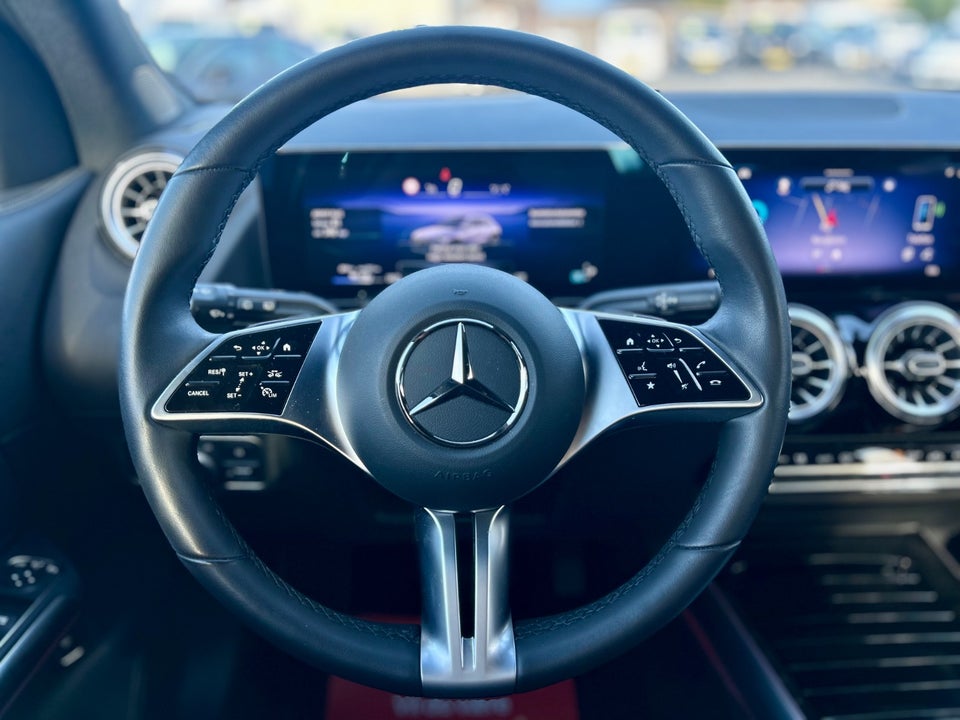 Mercedes EQA300 Progressive 4Matic 5d