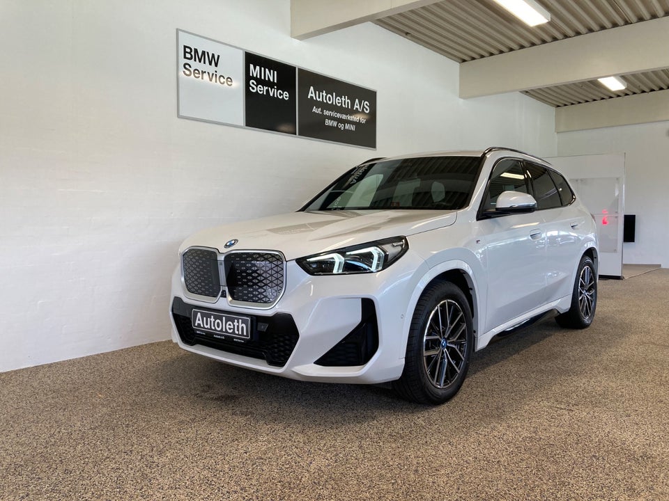BMW iX1 xDrive30 M-Sport 5d