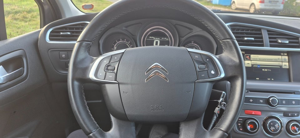 Citroën C4 1,6 BlueHDi 100 Feel Complet 5d