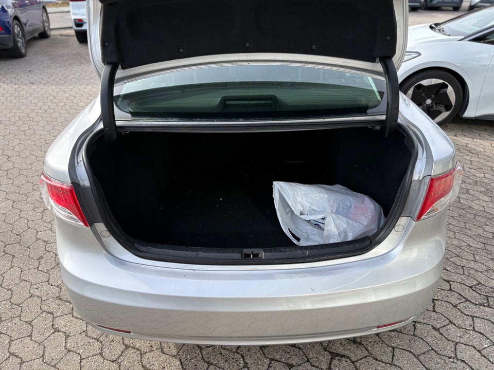 Toyota Avensis 1,6 VVT-i T1 4d