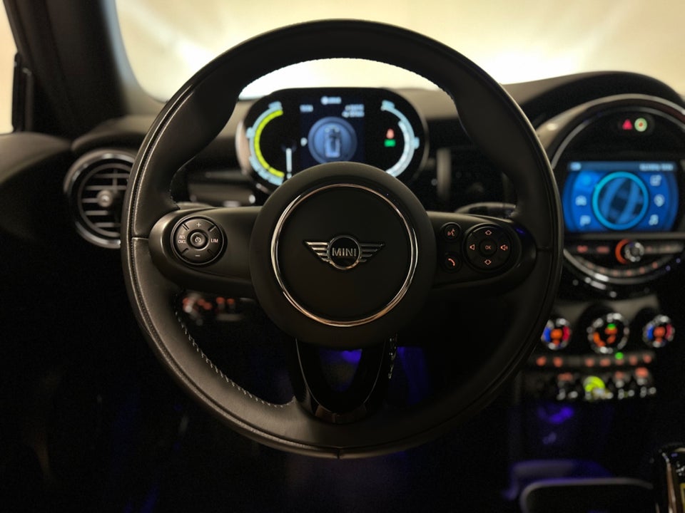 MINI Cooper SE Experience 3d