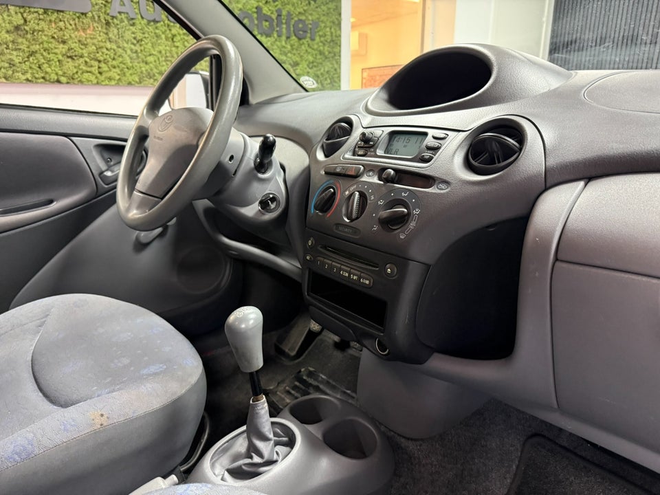 Toyota Yaris 1,0 Luna 3d