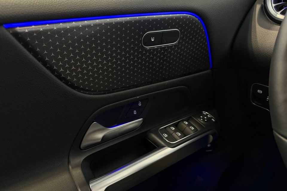 Mercedes EQA300 Progressive 4Matic 5d