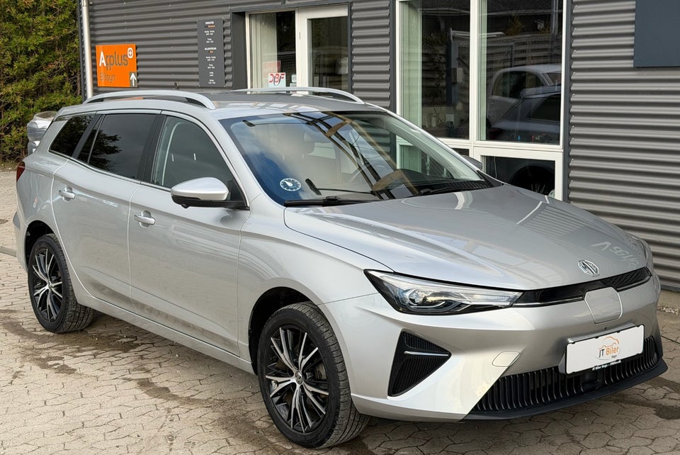 MG MG5 50 Luxury 5d