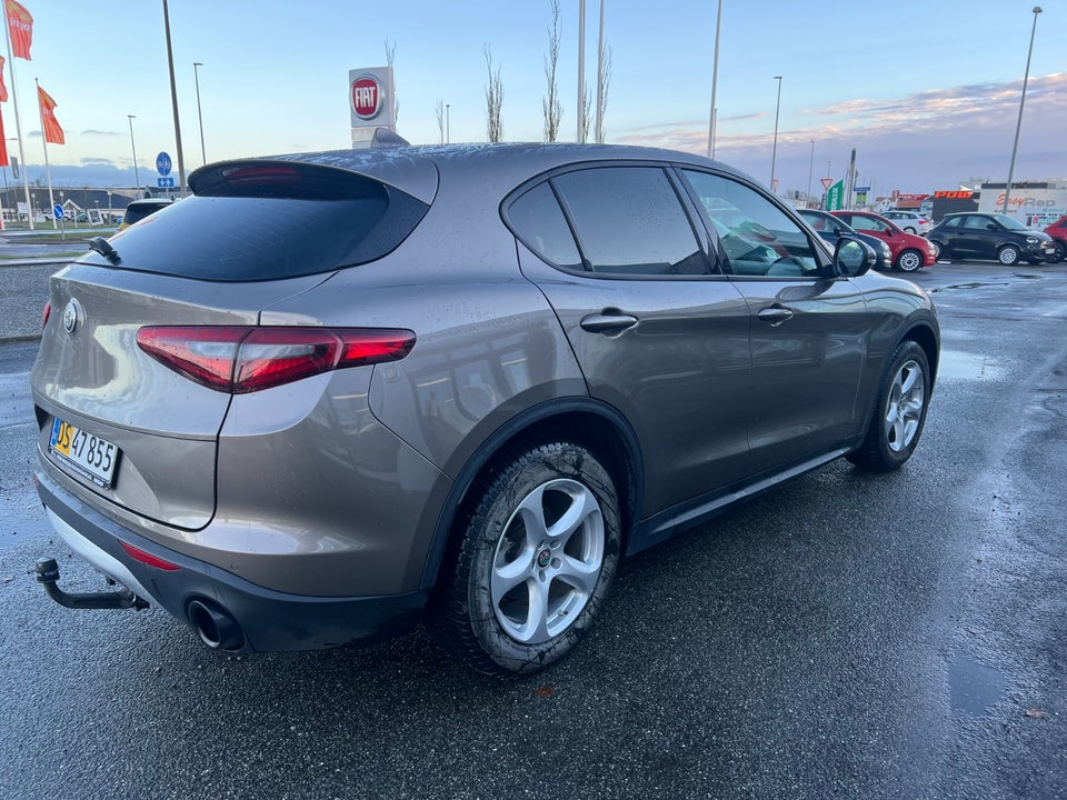 Alfa Romeo Stelvio 2,2 JTD 190 Edizione aut. Van 5d