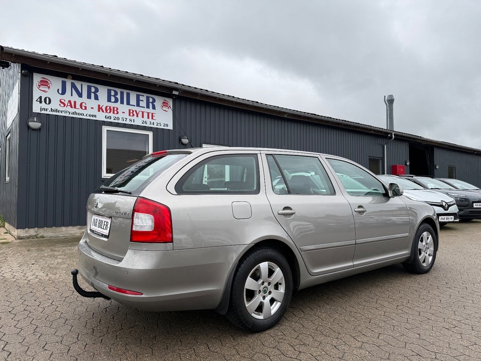 Skoda Octavia 1,8 TSi 160 Elegance Combi 5d