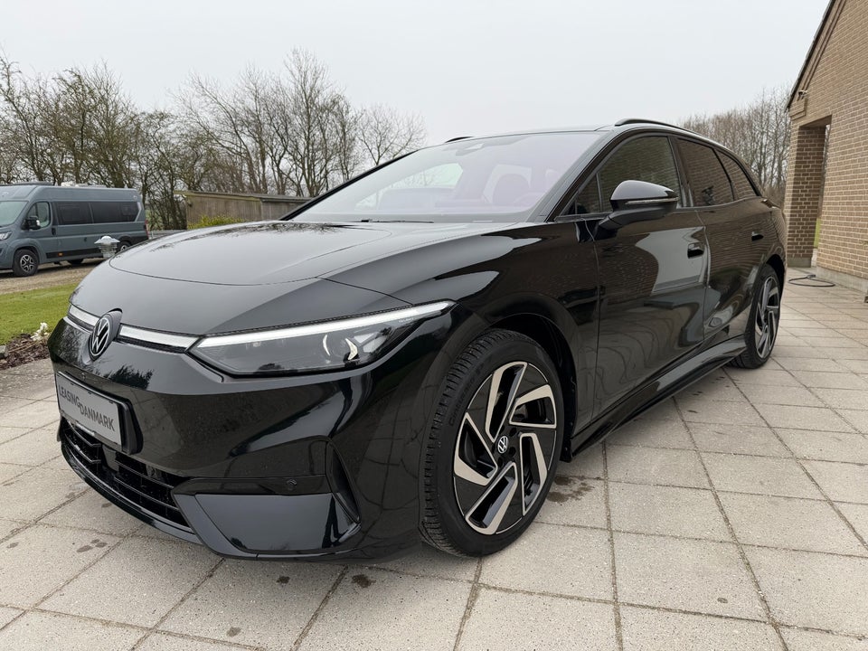 VW ID.7 77 Style+ Tourer 5d