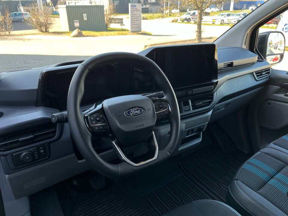 Ford Transit Custom 320L 64 Sport