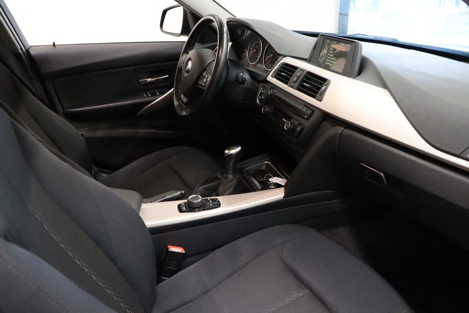 BMW 318d 2,0 Touring 5d