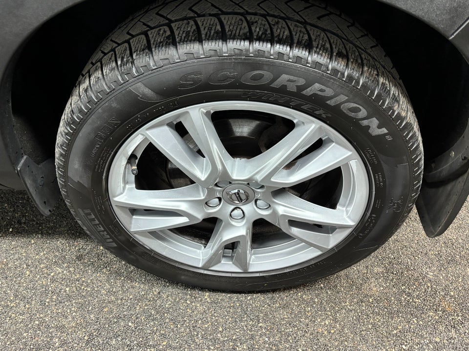 Volvo XC40 2,0 T4 190 Momentum aut. 5d