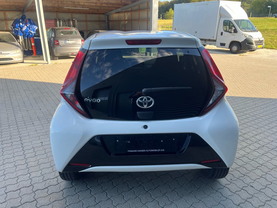 Toyota Aygo 1,0 VVT-i x-press 5d