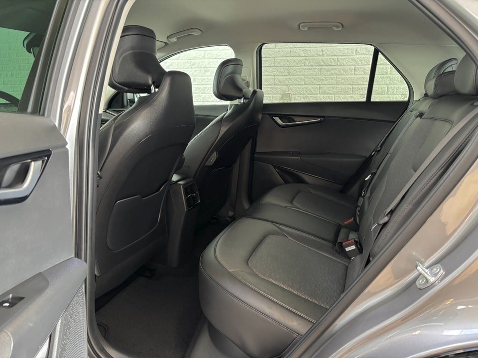 Kia Niro 64 EV Upgrade 5d