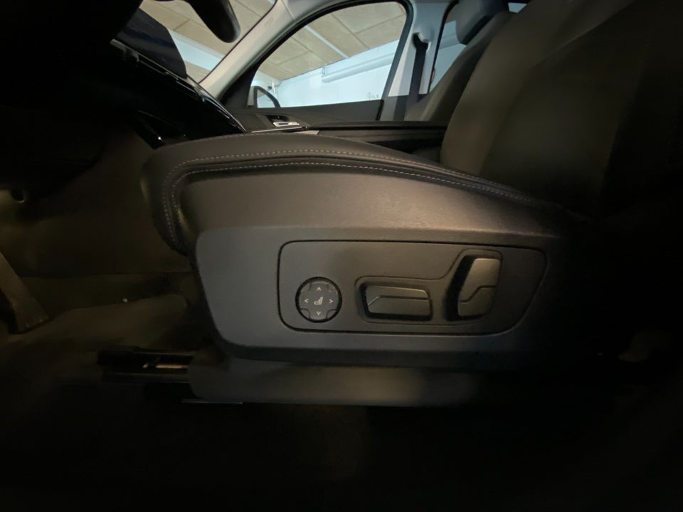 BMW iX1 xDrive30 X-Line 5d