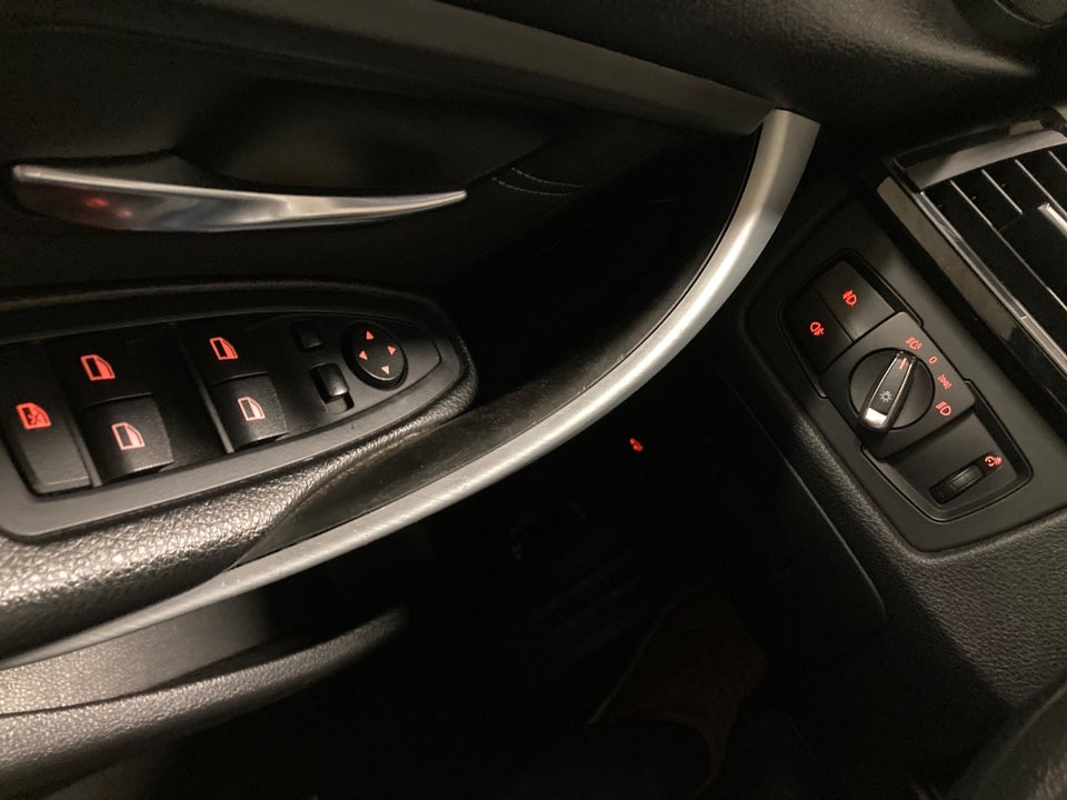 BMW 330d 3,0 Touring Sport Line aut. 5d