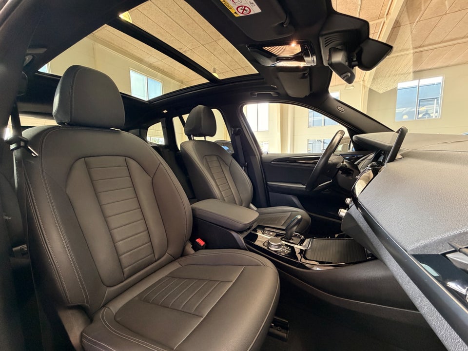 BMW iX3 Charged 5d