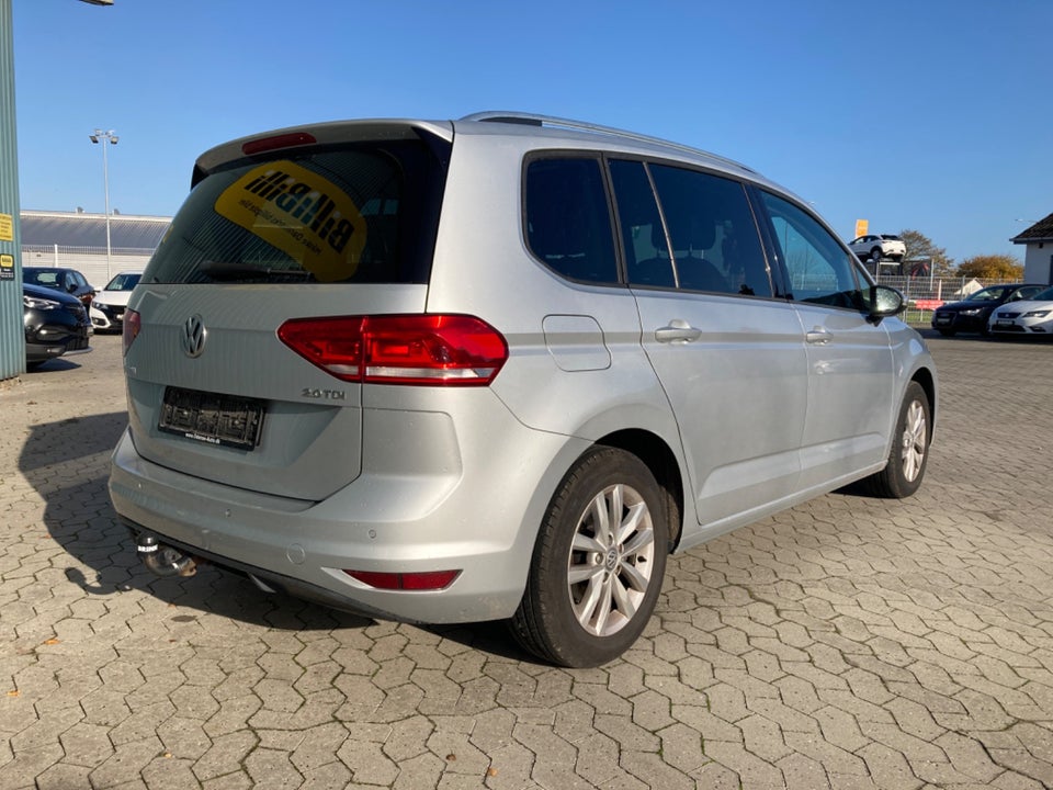 VW Touran 2,0 TDi 150 Comfortline DSG 7prs 5d