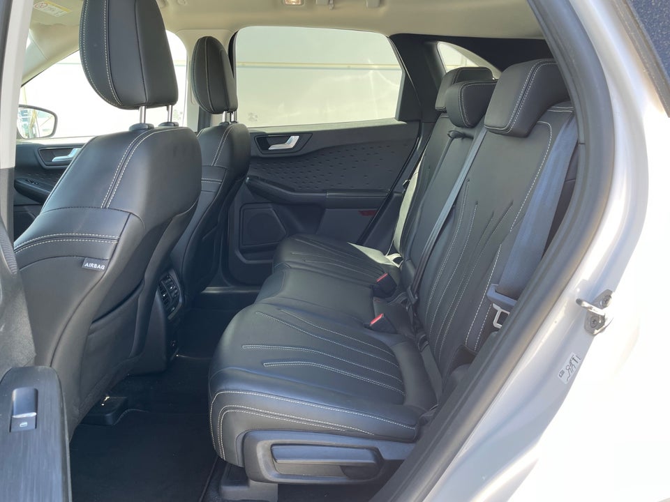 Ford Kuga 2,5 PHEV Vignale CVT 5d