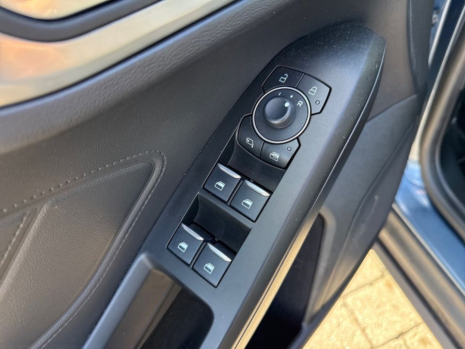 Ford Focus 1,0 EcoBoost mHEV Titanium X 5d