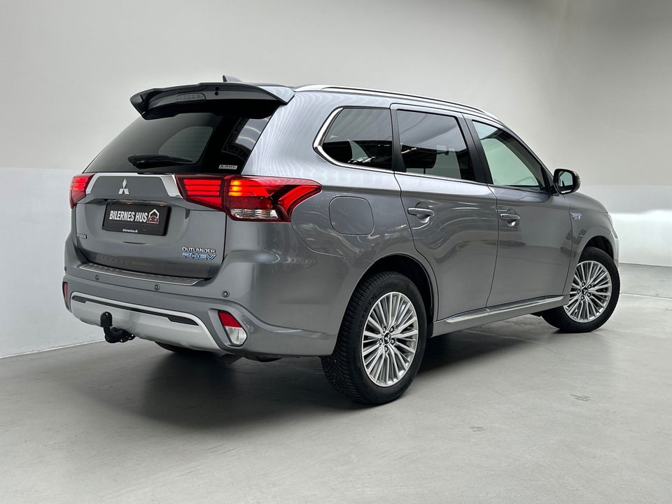 Mitsubishi Outlander 2,4 PHEV Intense CVT 4WD 5d