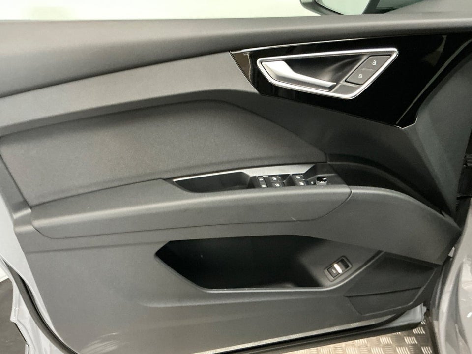 Audi Q4 e-tron 55 S-line quattro 5d