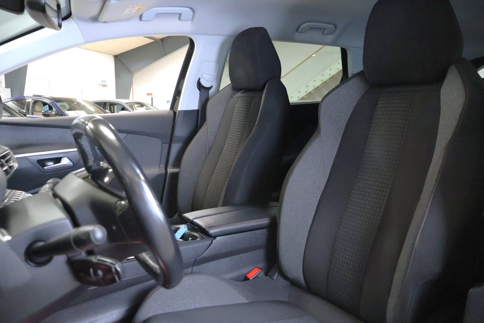 Peugeot 5008 1,2 PureTech 130 Active 7prs 5d