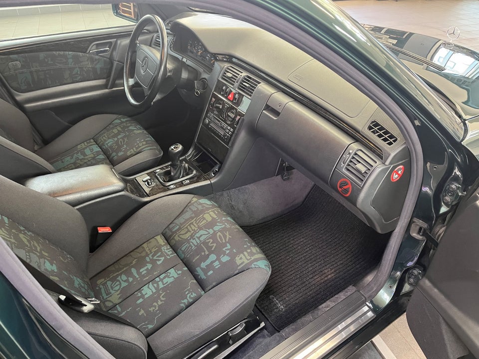 Mercedes E200 2,0 Avantgarde aut. 4d