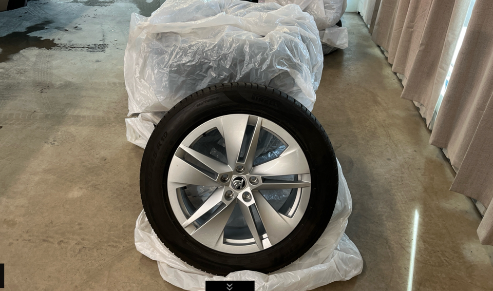 Skoda Enyaq 80 iV Loft 5d