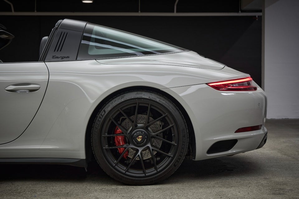 Porsche 911 Targa 4 GTS 3,0 PDK 2d