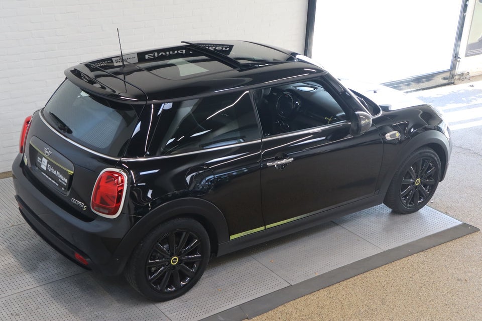 MINI Cooper SE Trim M Greenwich 3d