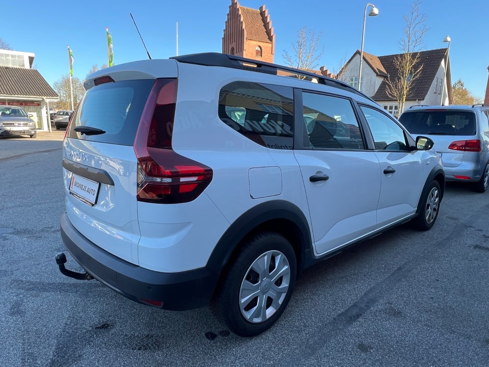 Dacia Jogger 1,0 TCe 110 Essential 7prs 5d