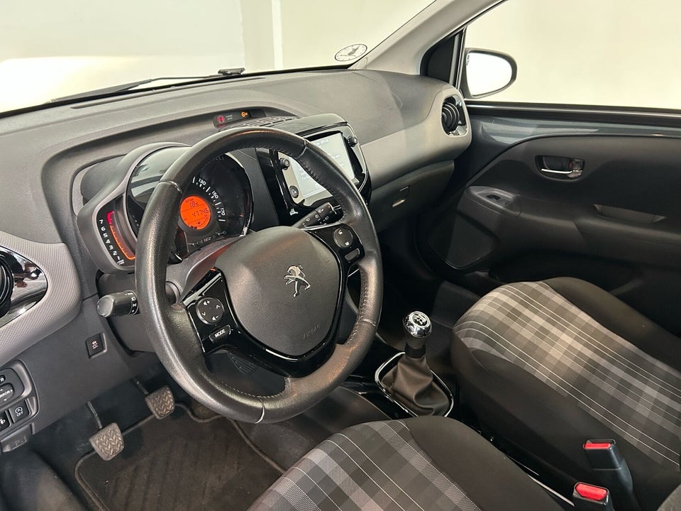 Peugeot 108 1,0 e-VTi 72 Prestige Pack 5d