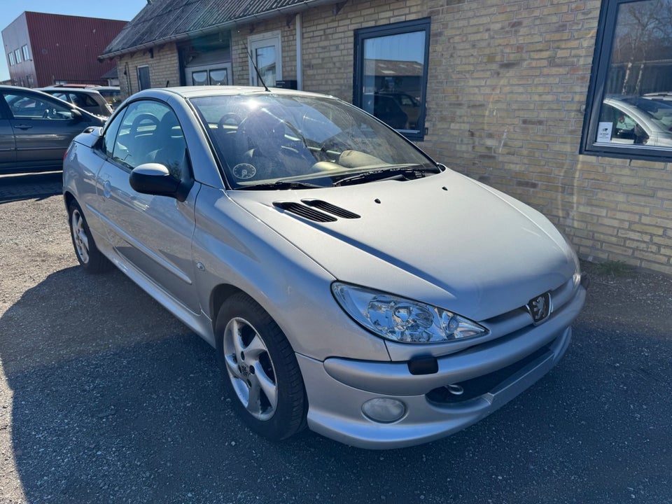 Peugeot 206 1,6 16V CC 2d