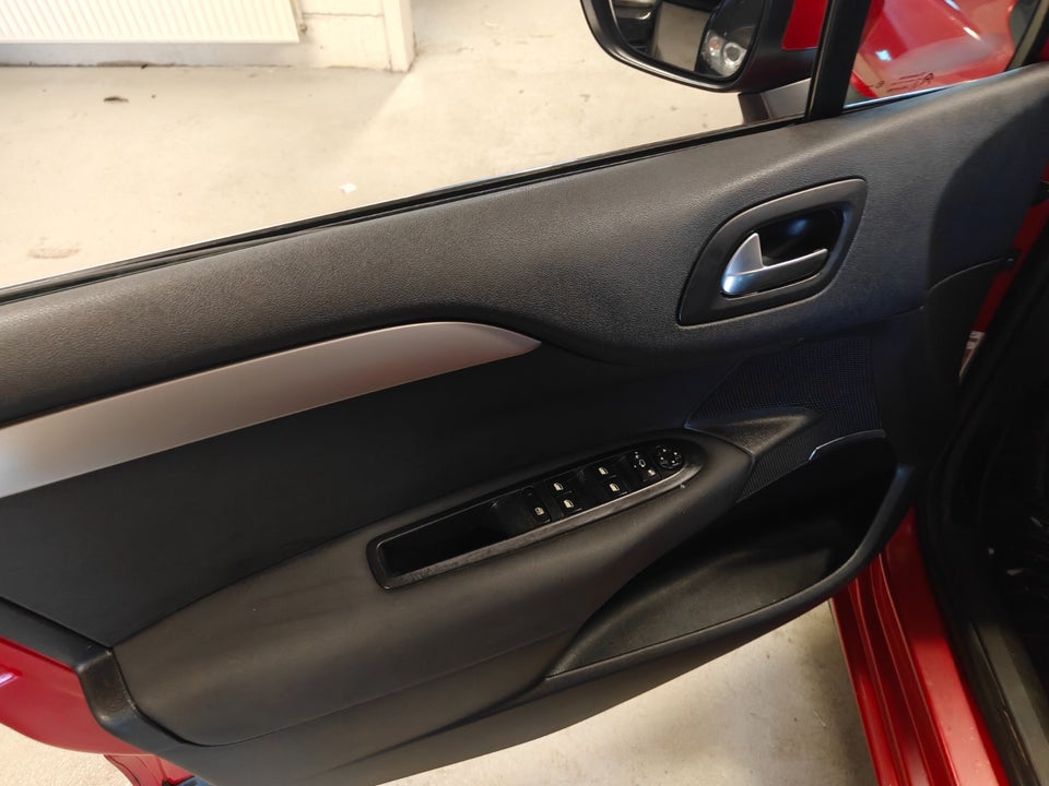 Citroën C4 1,6 HDi 90 Attraction 5d