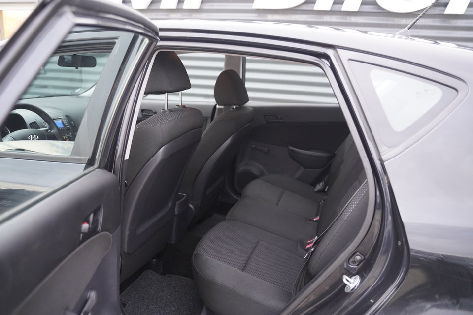 Hyundai i30 1,6 CRDi 90 Classic 5d