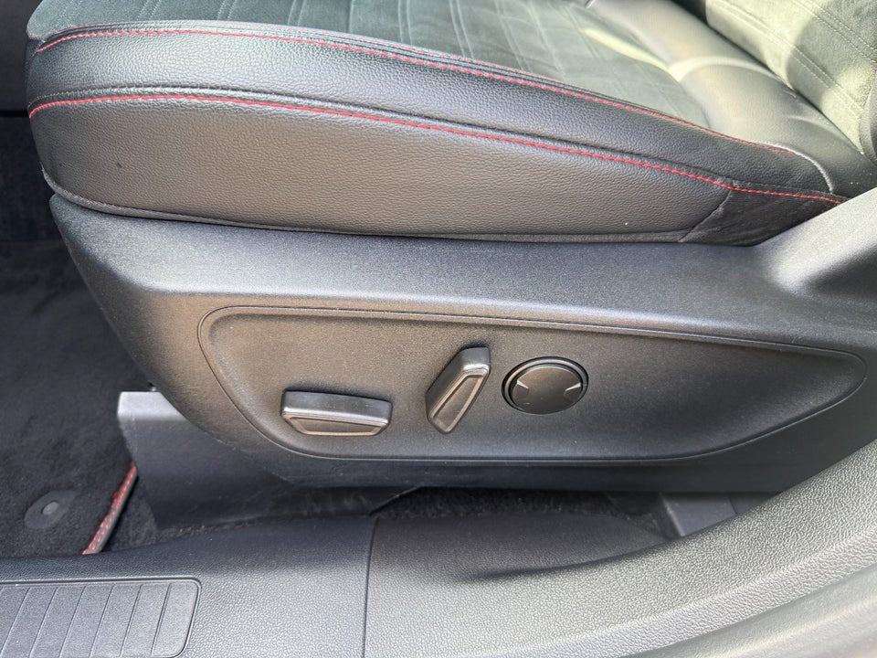 Ford Kuga 2,5 PHEV ST-Line X CVT 5d
