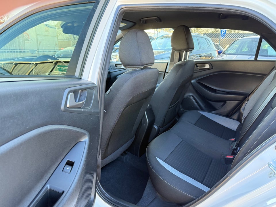 Hyundai i20 1,25 Vision+ 5d