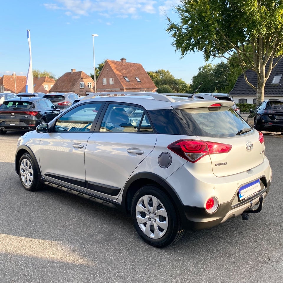 Hyundai i20 Active Cross 1,0 T-GDi Life 5d