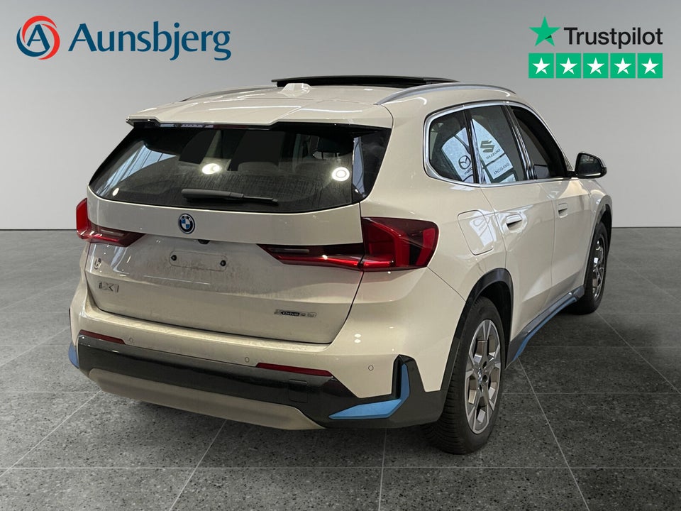 BMW iX1 xDrive30 X-Line 5d