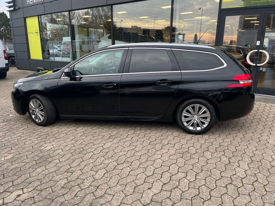 Peugeot 308 1,2 PureTech 130 Selection Sky SW EAT8 5d