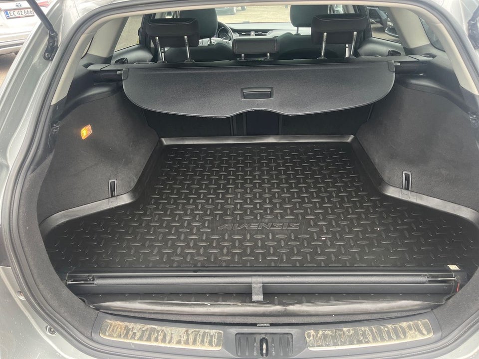 Toyota Avensis 1,8 VVT-i T2 Premium Touring Sports MDS 5d