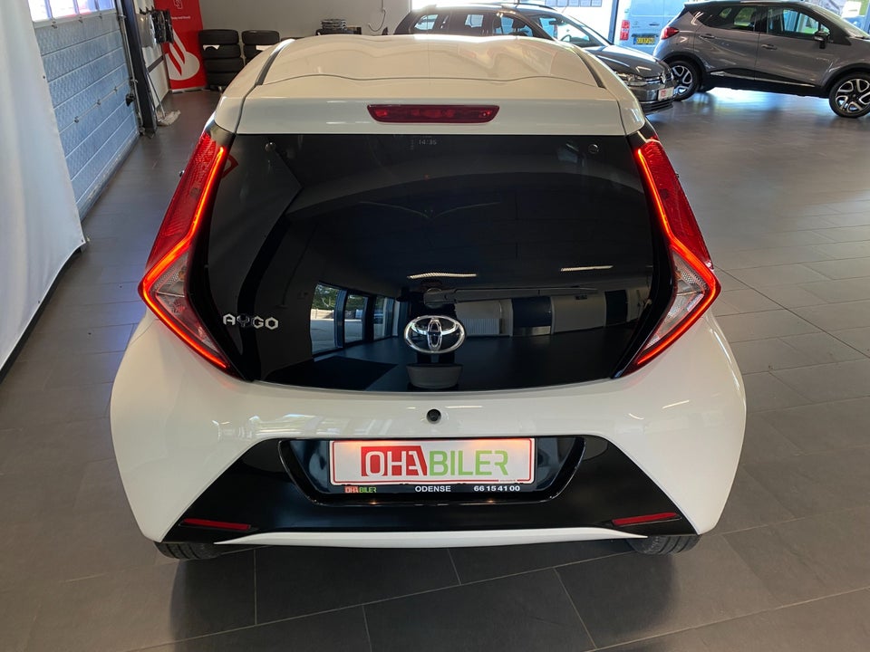 Toyota Aygo 1,0 VVT-i x-press 5d