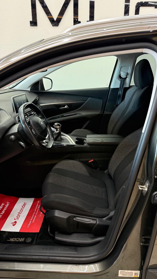 Peugeot 3008 1,2 e-THP 130 Allure 5d