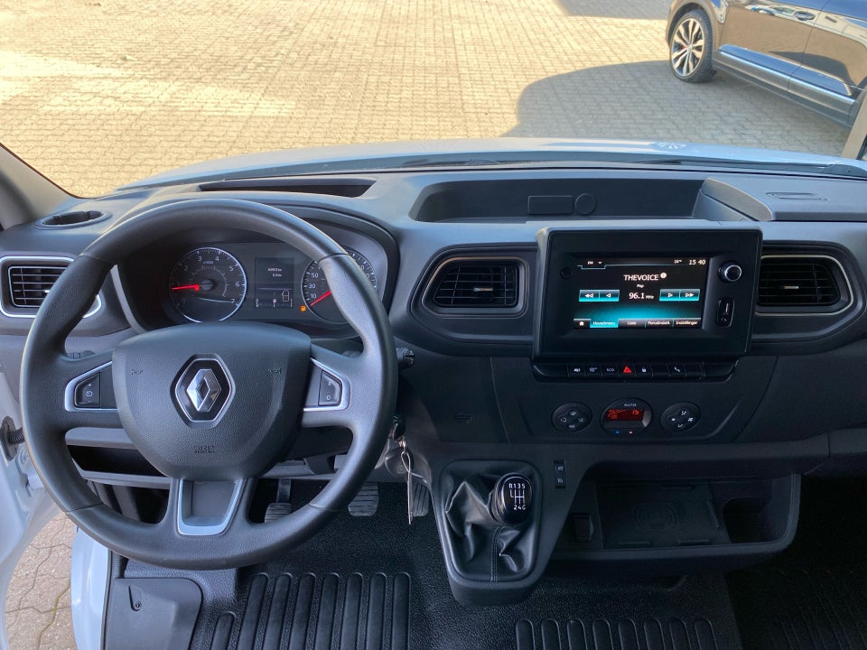 Renault Master III T33 2,3 dCi 145 L2H2 Kassevogn