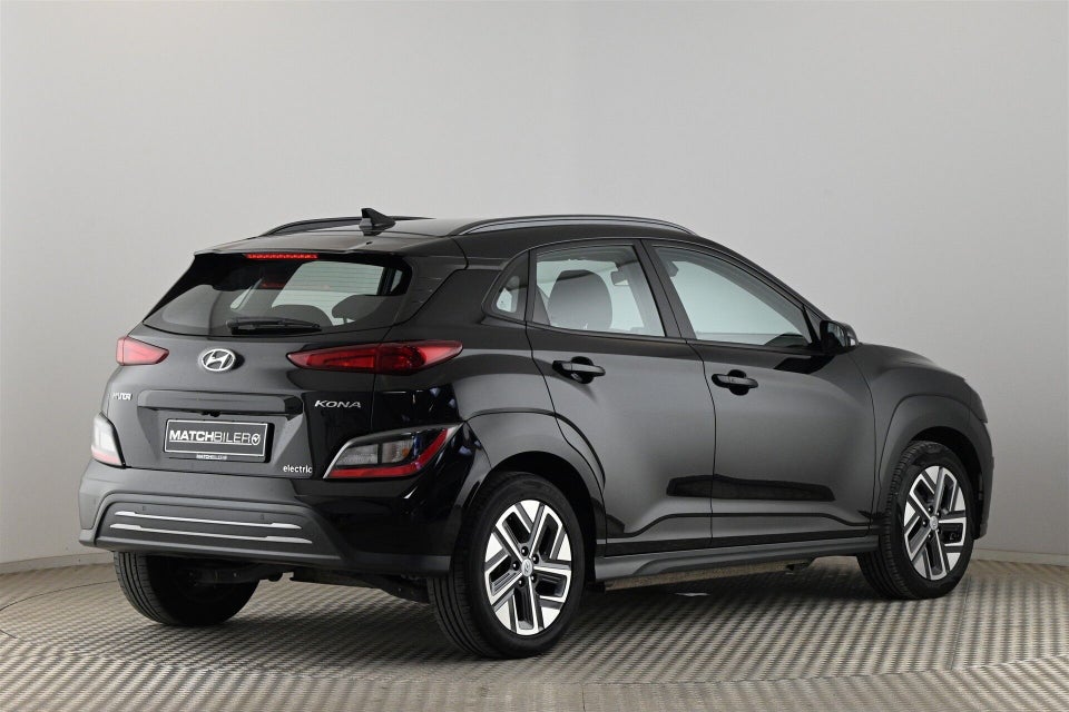 Hyundai Kona 64 EV Essential 5d