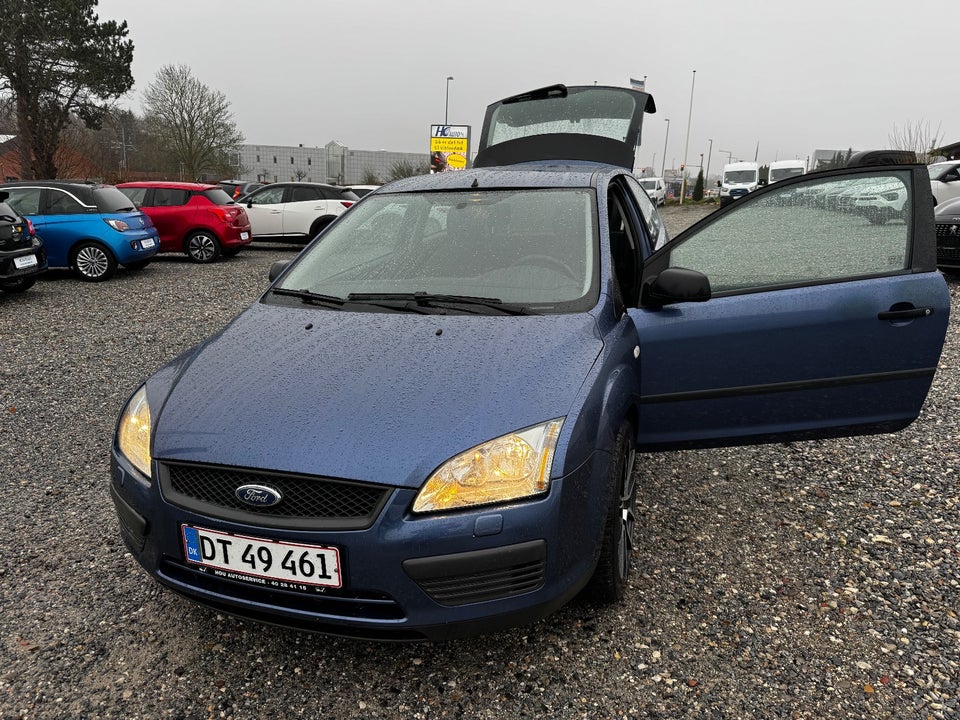 Ford Focus 1,6 Ambiente aut. 3d