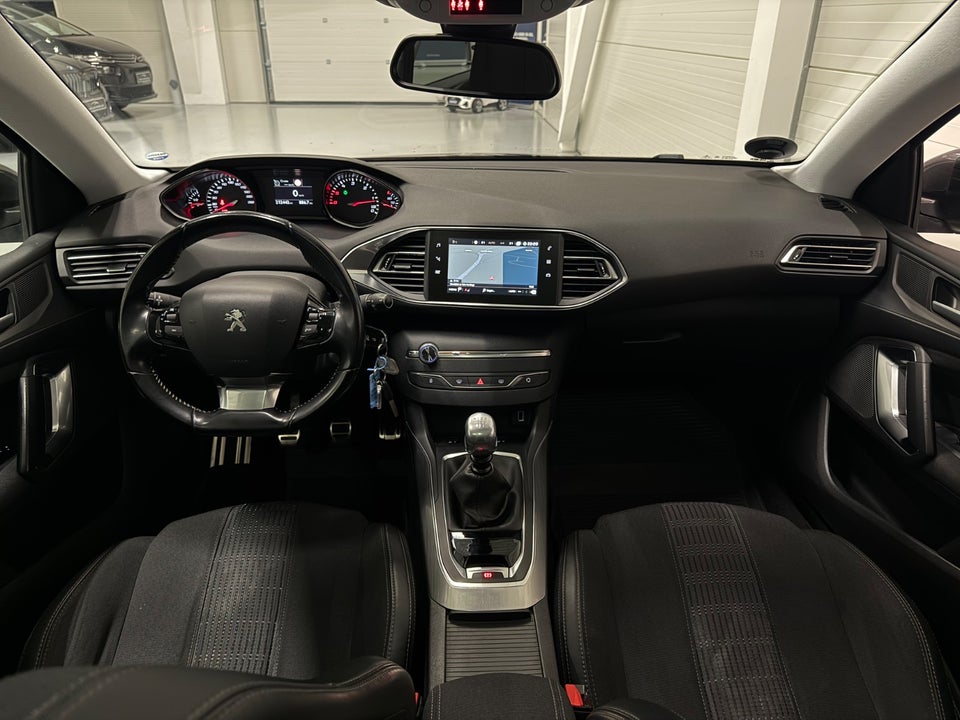 Peugeot 308 1,6 BlueHDi 120 Allure Sky 5d